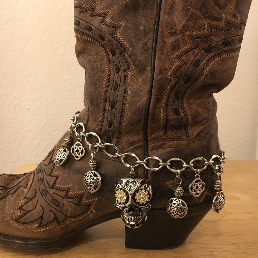 Handmade boot bracelets - Picture 3 of 3